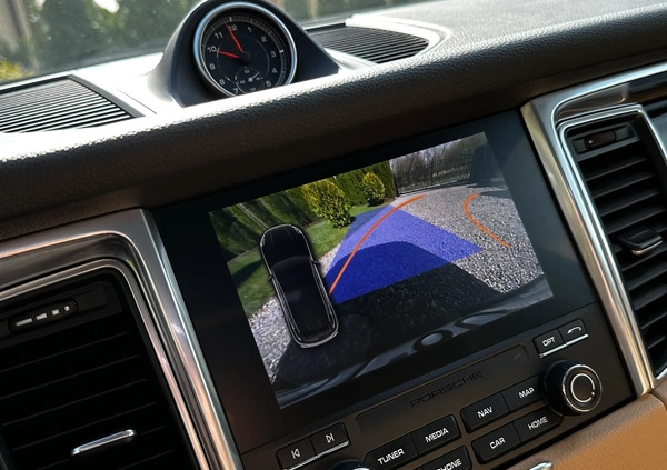 Porsche Macan cena 165800 przebieg: 63434, rok produkcji 2018 z Gąbin małe 631